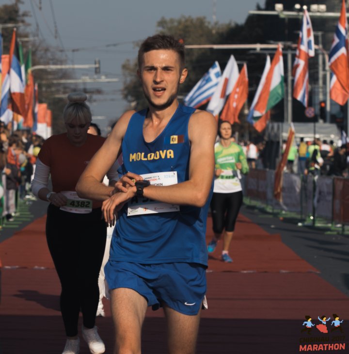 FOTOREPORT: Aproximativ 17 mii de oameni au participat la cea de-a treia ediţie a maratonului din Chişinău