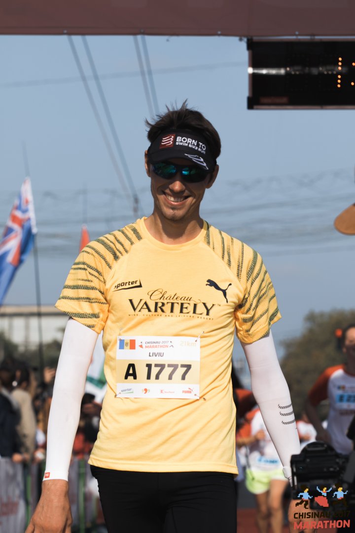 FOTOREPORT: Aproximativ 17 mii de oameni au participat la cea de-a treia ediţie a maratonului din Chişinău