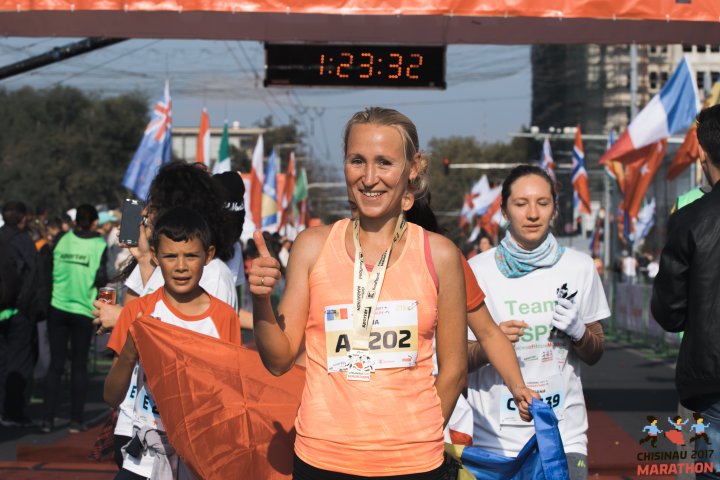FOTOREPORT: Aproximativ 17 mii de oameni au participat la cea de-a treia ediţie a maratonului din Chişinău