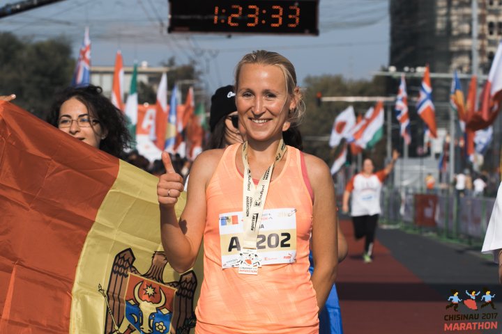 FOTOREPORT: Aproximativ 17 mii de oameni au participat la cea de-a treia ediţie a maratonului din Chişinău