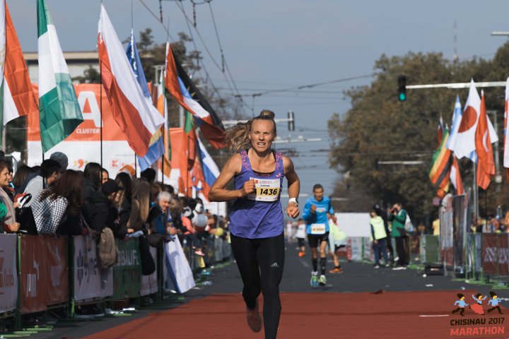 FOTOREPORT: Aproximativ 17 mii de oameni au participat la cea de-a treia ediţie a maratonului din Chişinău