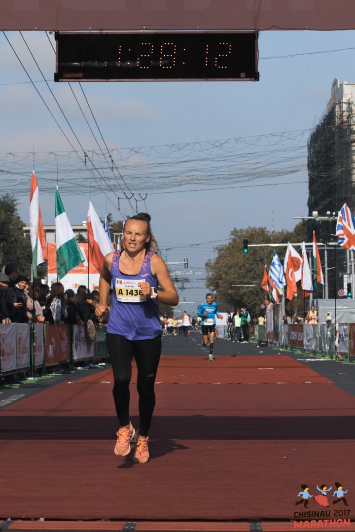 FOTOREPORT: Aproximativ 17 mii de oameni au participat la cea de-a treia ediţie a maratonului din Chişinău