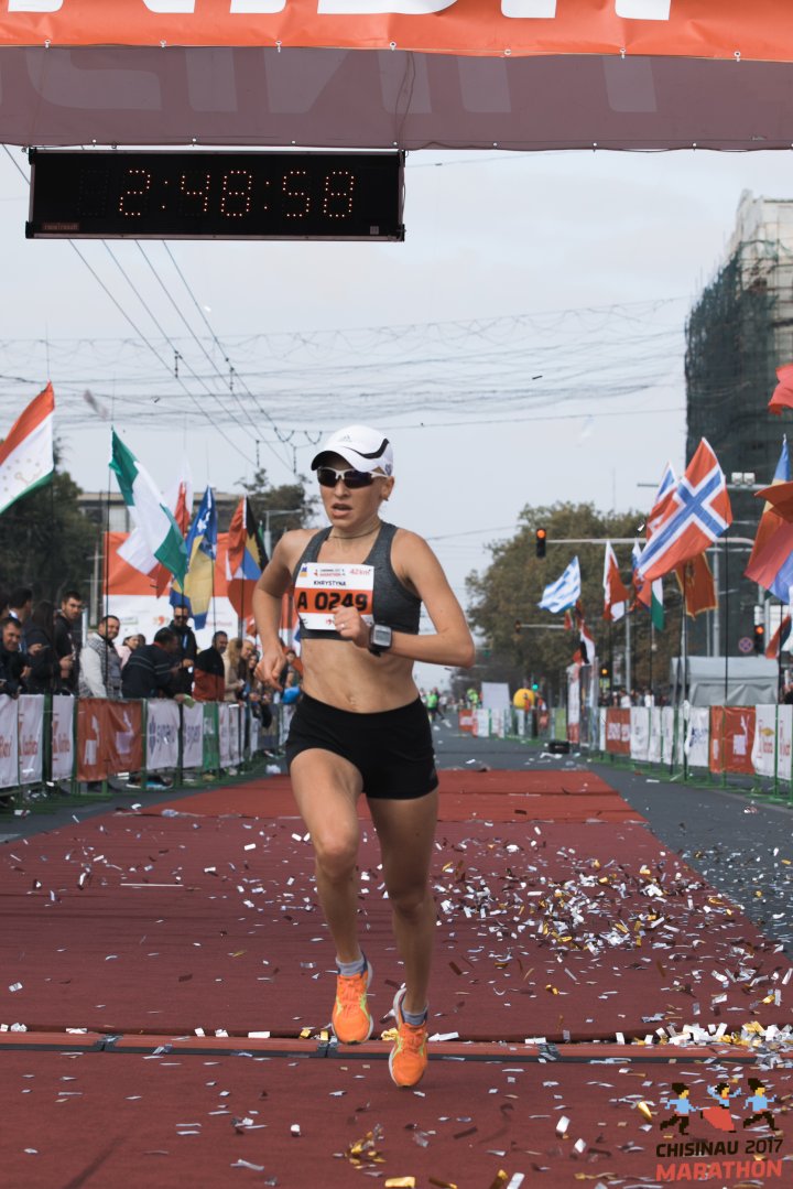 FOTOREPORT: Aproximativ 17 mii de oameni au participat la cea de-a treia ediţie a maratonului din Chişinău