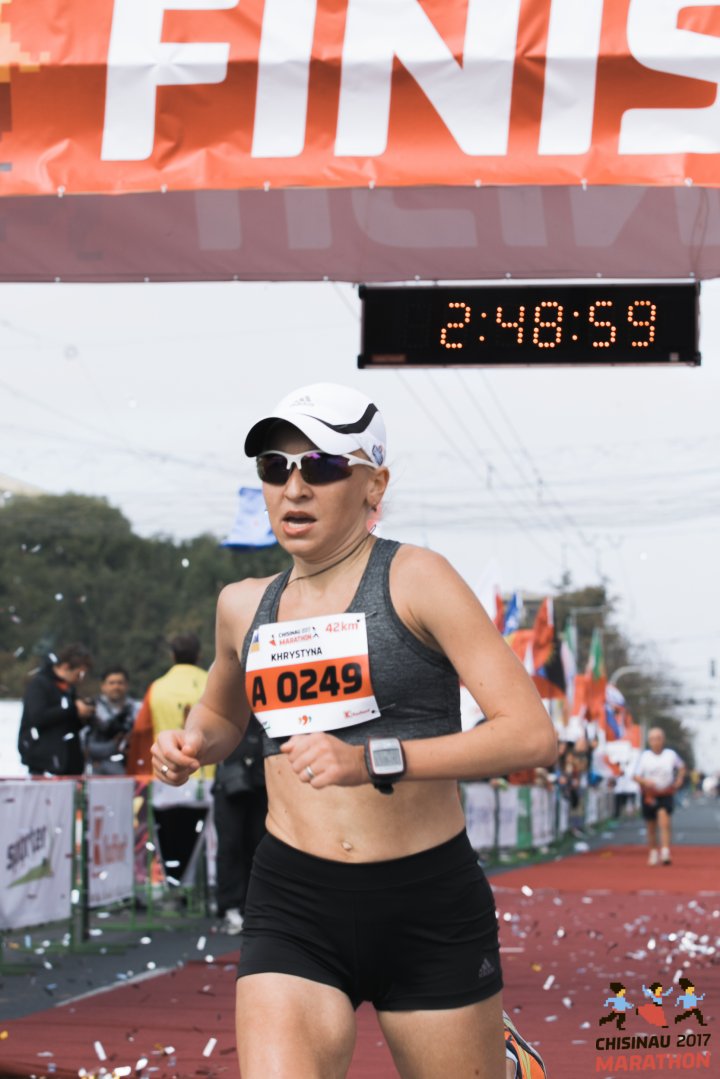 FOTOREPORT: Aproximativ 17 mii de oameni au participat la cea de-a treia ediţie a maratonului din Chişinău