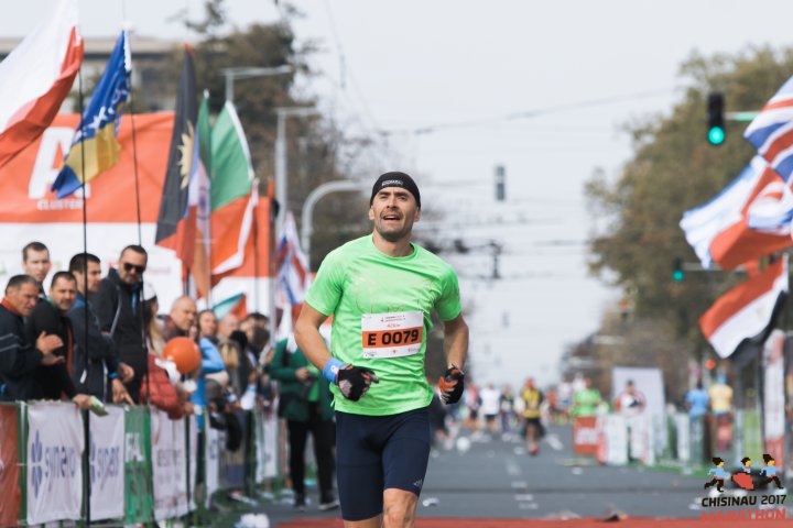 FOTOREPORT: Aproximativ 17 mii de oameni au participat la cea de-a treia ediţie a maratonului din Chişinău