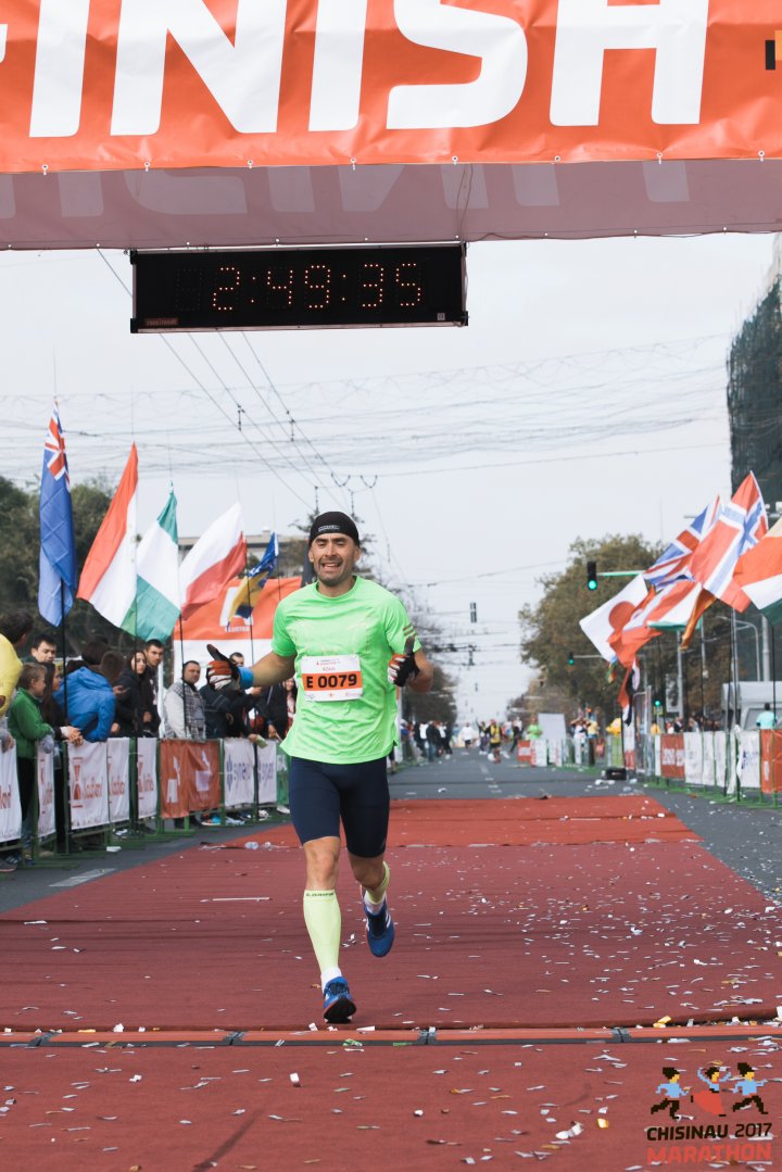 FOTOREPORT: Aproximativ 17 mii de oameni au participat la cea de-a treia ediţie a maratonului din Chişinău