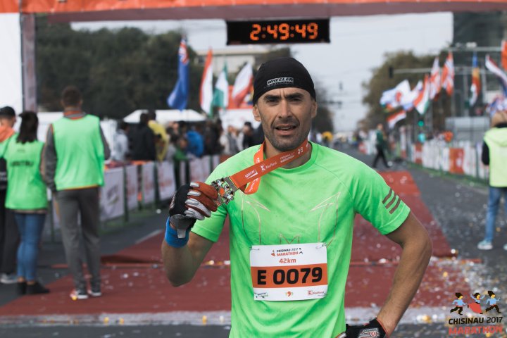 FOTOREPORT: Aproximativ 17 mii de oameni au participat la cea de-a treia ediţie a maratonului din Chişinău