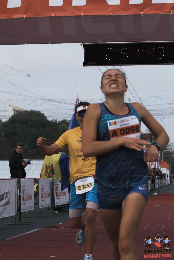 FOTOREPORT: Aproximativ 17 mii de oameni au participat la cea de-a treia ediţie a maratonului din Chişinău