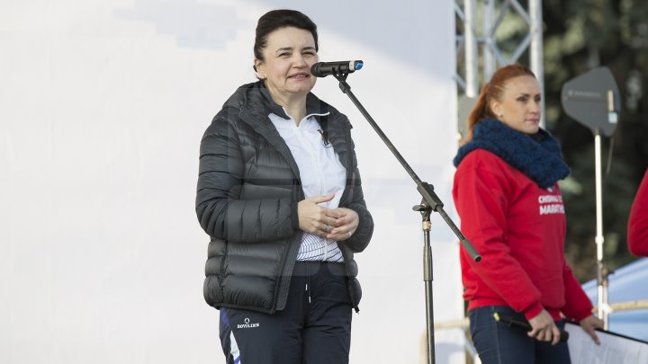 FOTOREPORT: Aproximativ 17 mii de oameni au participat la cea de-a treia ediţie a maratonului din Chişinău