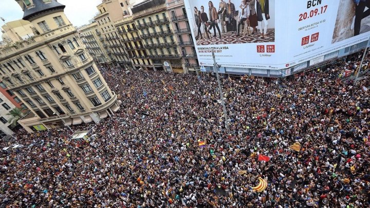 Curtea Constituţională spaniolă a suspendat sesiunea Parlamentului regional al Cataloniei