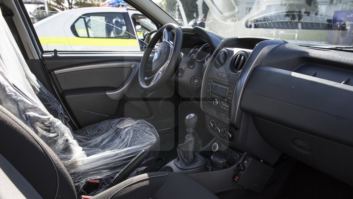 Poliţiştii au primit 54 autovehicule noi.  Cum arată maşinile de poliţie şi ce dotări au (FOTO)