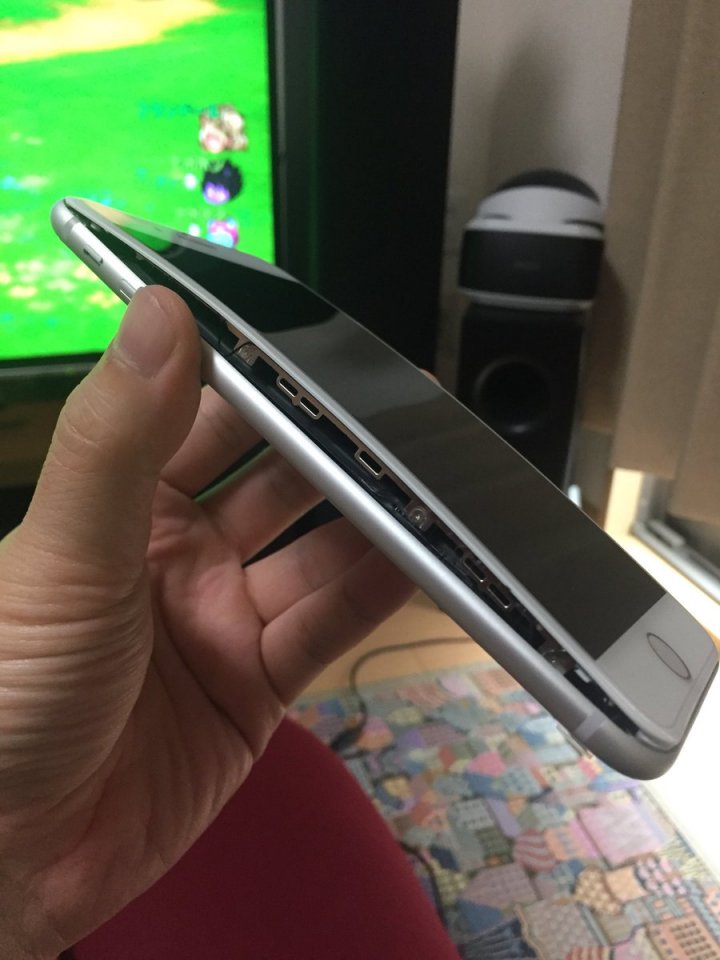 iPhone 8 Plus EXPLODEAZĂ! Gigantul Apple, verifică reclamaţiile utilizatorilor 