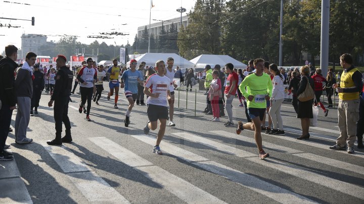 Maraton Internațional Chișinău: La competiţie au ajuns sportivi din 50 de ţări