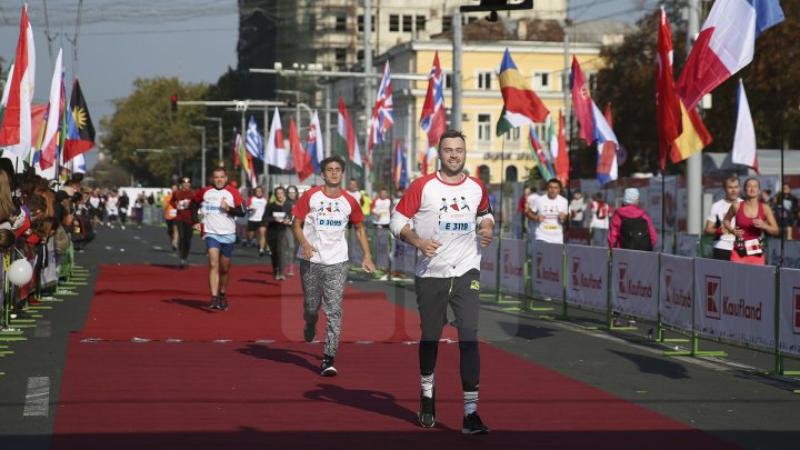 Maraton Internațional Chișinău: La competiţie au ajuns sportivi din 50 de ţări