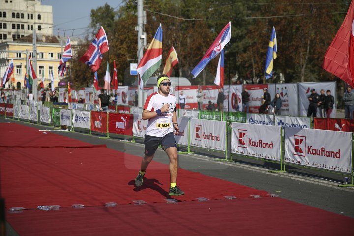 Maraton Internațional Chișinău: La competiţie au ajuns sportivi din 50 de ţări