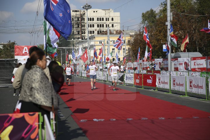 Maraton Internațional Chișinău: La competiţie au ajuns sportivi din 50 de ţări