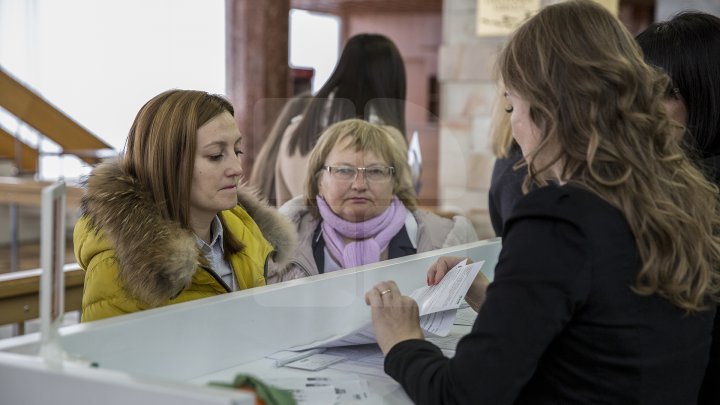 TÂRG DE CARIERE MOLDO-ROMÂN. Doritorii de a-şi găsi un loc de muncă vor putea alege din peste 2.000 de oferte