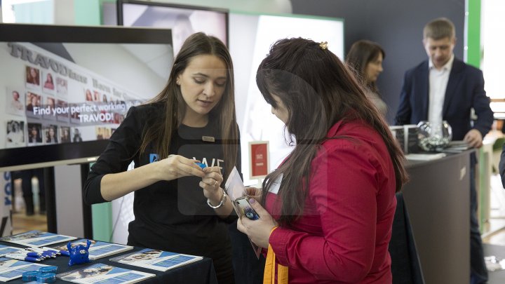 TÂRG DE CARIERE MOLDO-ROMÂN. Doritorii de a-şi găsi un loc de muncă vor putea alege din peste 2.000 de oferte