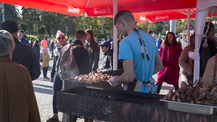 Ziua orașului, marcată cu delicii culinare în PMAN. Cum au fost surprinşi chişinăuenii