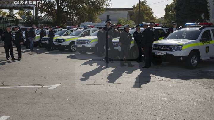 Poliţiştii au primit 54 autovehicule noi.  Cum arată maşinile de poliţie şi ce dotări au (FOTO)