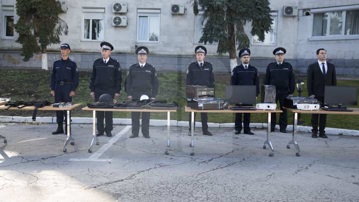 Poliţiştii au primit 54 autovehicule noi.  Cum arată maşinile de poliţie şi ce dotări au (FOTO)