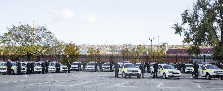 Poliţiştii au primit 54 autovehicule noi.  Cum arată maşinile de poliţie şi ce dotări au (FOTO)