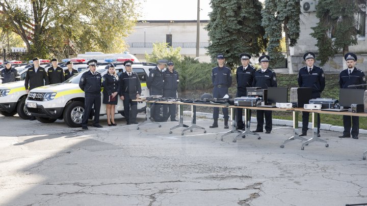 Poliţiştii au primit 54 autovehicule noi.  Cum arată maşinile de poliţie şi ce dotări au (FOTO)