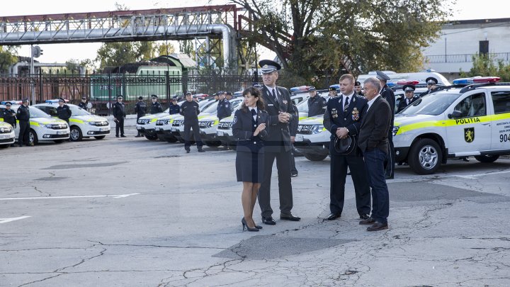 Poliţiştii au primit 54 autovehicule noi.  Cum arată maşinile de poliţie şi ce dotări au (FOTO)