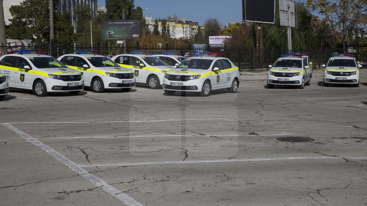 Poliţiştii au primit 54 autovehicule noi.  Cum arată maşinile de poliţie şi ce dotări au (FOTO)