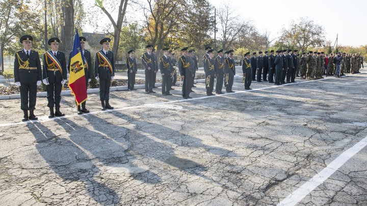 Geniştii Armatei Naţionale aniversează 25 de ani. Vizitatorii au asistat la demonstraţii spectaculoase (FOTO)