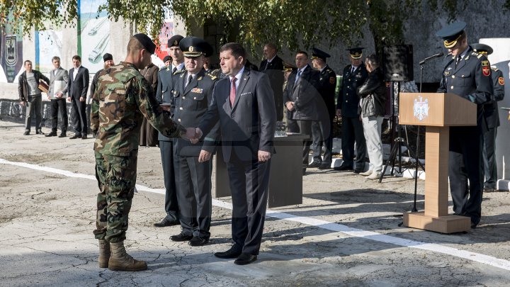 Geniştii Armatei Naţionale aniversează 25 de ani. Vizitatorii au asistat la demonstraţii spectaculoase (FOTO)