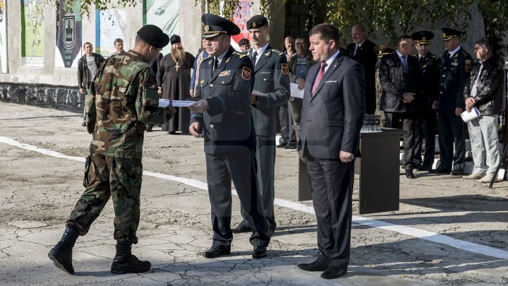 Geniştii Armatei Naţionale aniversează 25 de ani. Vizitatorii au asistat la demonstraţii spectaculoase (FOTO)