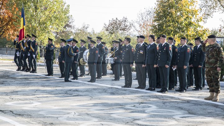 Geniştii Armatei Naţionale aniversează 25 de ani. Vizitatorii au asistat la demonstraţii spectaculoase (FOTO)