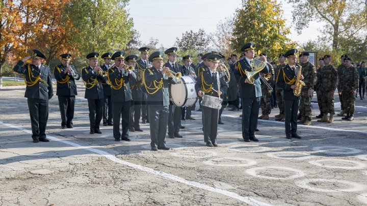 Geniştii Armatei Naţionale aniversează 25 de ani. Vizitatorii au asistat la demonstraţii spectaculoase (FOTO)