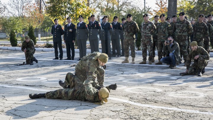 Geniştii Armatei Naţionale aniversează 25 de ani. Vizitatorii au asistat la demonstraţii spectaculoase (FOTO)