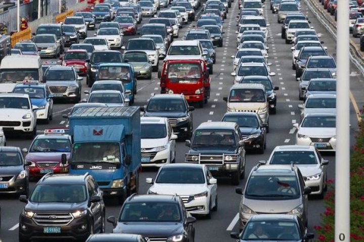 China, PARALIZATĂ DE AMBUTEIAJE. Peste 700 de milioane de excursii vor face pasagerii chinezi în "Săptămâna de Aur"