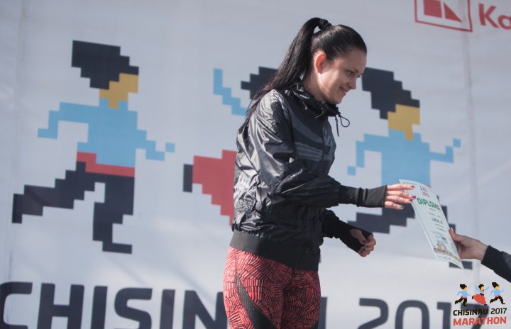 FOTOREPORT: Aproximativ 17 mii de oameni au participat la cea de-a treia ediţie a maratonului din Chişinău
