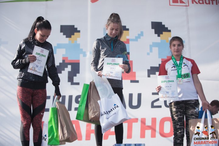 FOTOREPORT: Aproximativ 17 mii de oameni au participat la cea de-a treia ediţie a maratonului din Chişinău