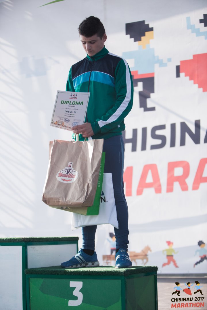 FOTOREPORT: Aproximativ 17 mii de oameni au participat la cea de-a treia ediţie a maratonului din Chişinău