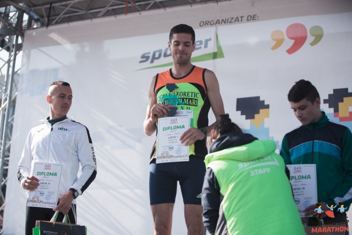 FOTOREPORT: Aproximativ 17 mii de oameni au participat la cea de-a treia ediţie a maratonului din Chişinău