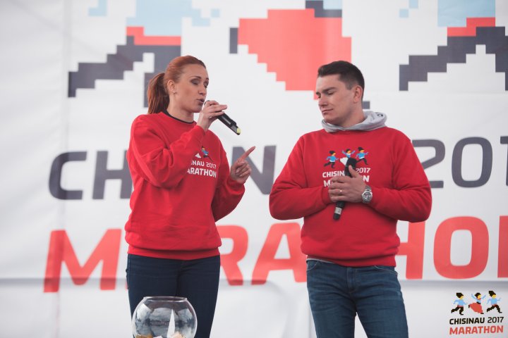 FOTOREPORT: Aproximativ 17 mii de oameni au participat la cea de-a treia ediţie a maratonului din Chişinău