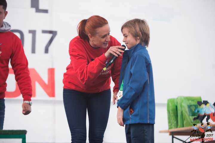 FOTOREPORT: Aproximativ 17 mii de oameni au participat la cea de-a treia ediţie a maratonului din Chişinău