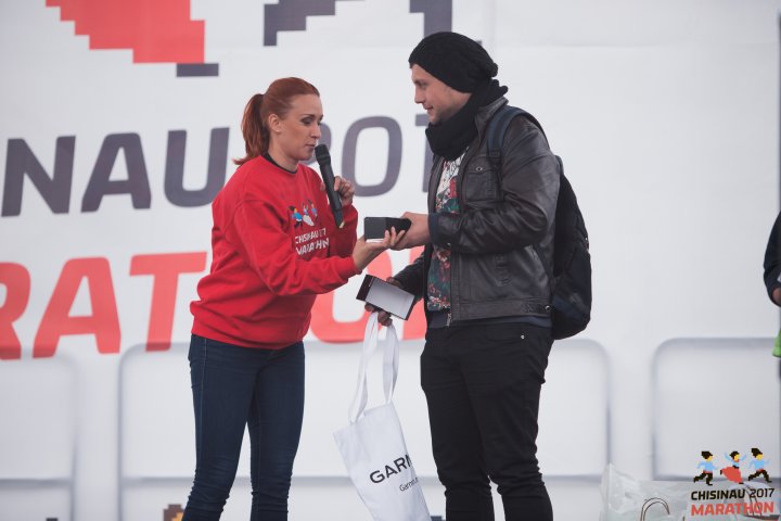 FOTOREPORT: Aproximativ 17 mii de oameni au participat la cea de-a treia ediţie a maratonului din Chişinău