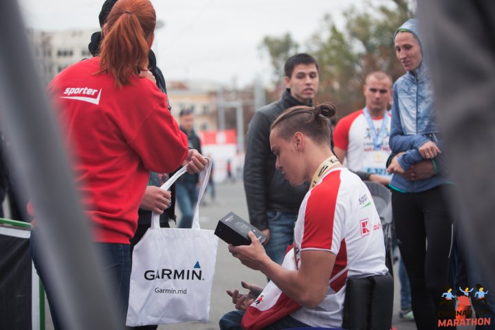 FOTOREPORT: Aproximativ 17 mii de oameni au participat la cea de-a treia ediţie a maratonului din Chişinău