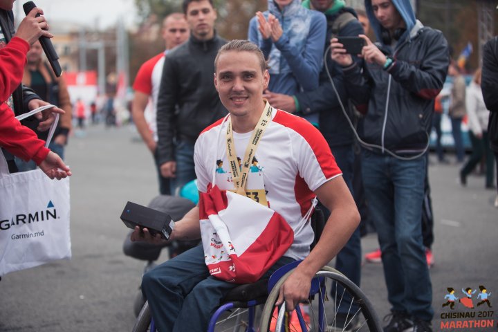 FOTOREPORT: Aproximativ 17 mii de oameni au participat la cea de-a treia ediţie a maratonului din Chişinău