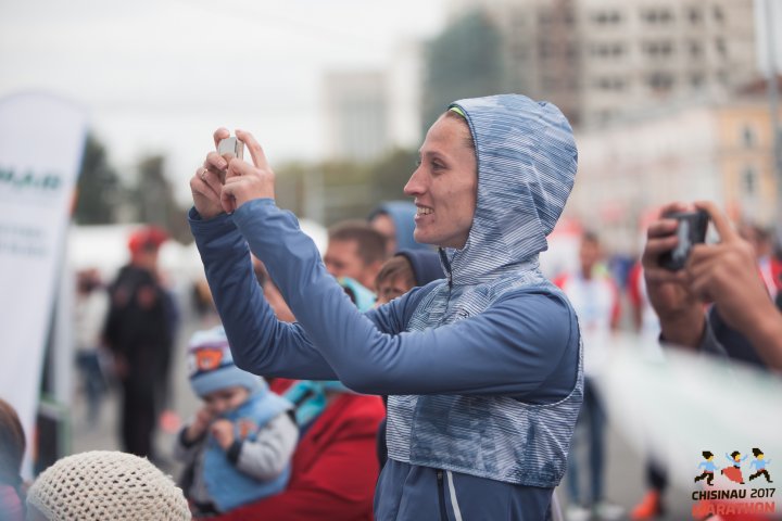 FOTOREPORT: Aproximativ 17 mii de oameni au participat la cea de-a treia ediţie a maratonului din Chişinău