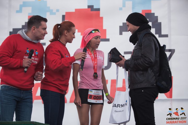 FOTOREPORT: Aproximativ 17 mii de oameni au participat la cea de-a treia ediţie a maratonului din Chişinău