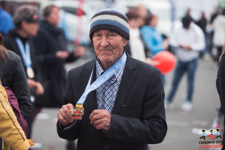 FOTOREPORT: Aproximativ 17 mii de oameni au participat la cea de-a treia ediţie a maratonului din Chişinău