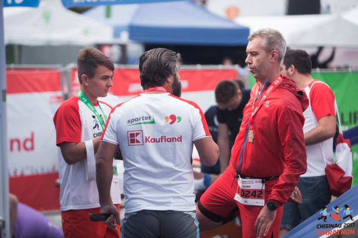 FOTOREPORT: Aproximativ 17 mii de oameni au participat la cea de-a treia ediţie a maratonului din Chişinău