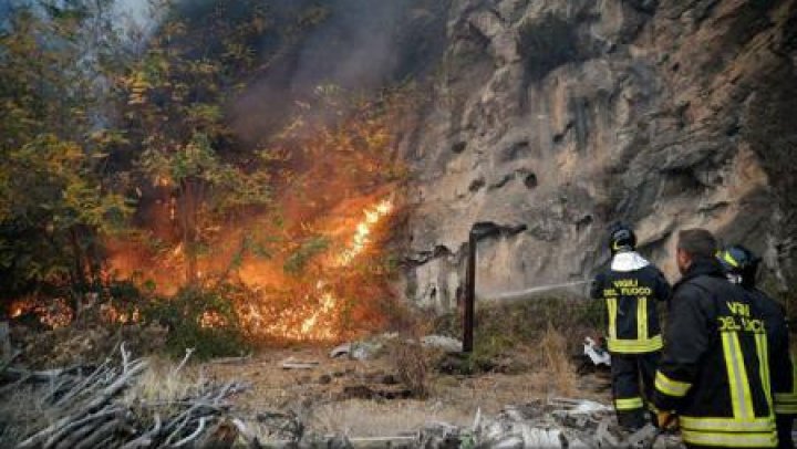 Incendii de vegetaţie în Spania. Peste 60 de locuinţe au fost evacuate din insula Mallorca